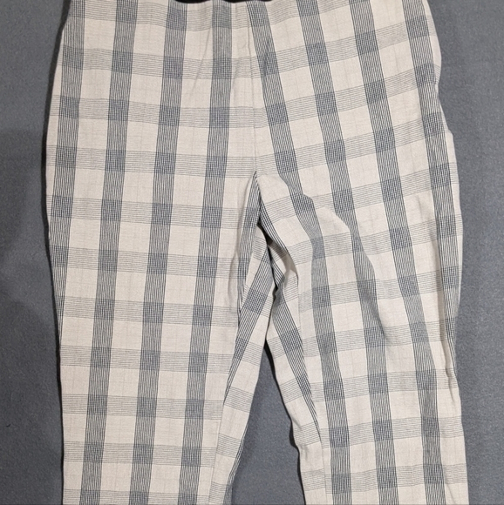 Women's a new day plaid‎ pants size 6